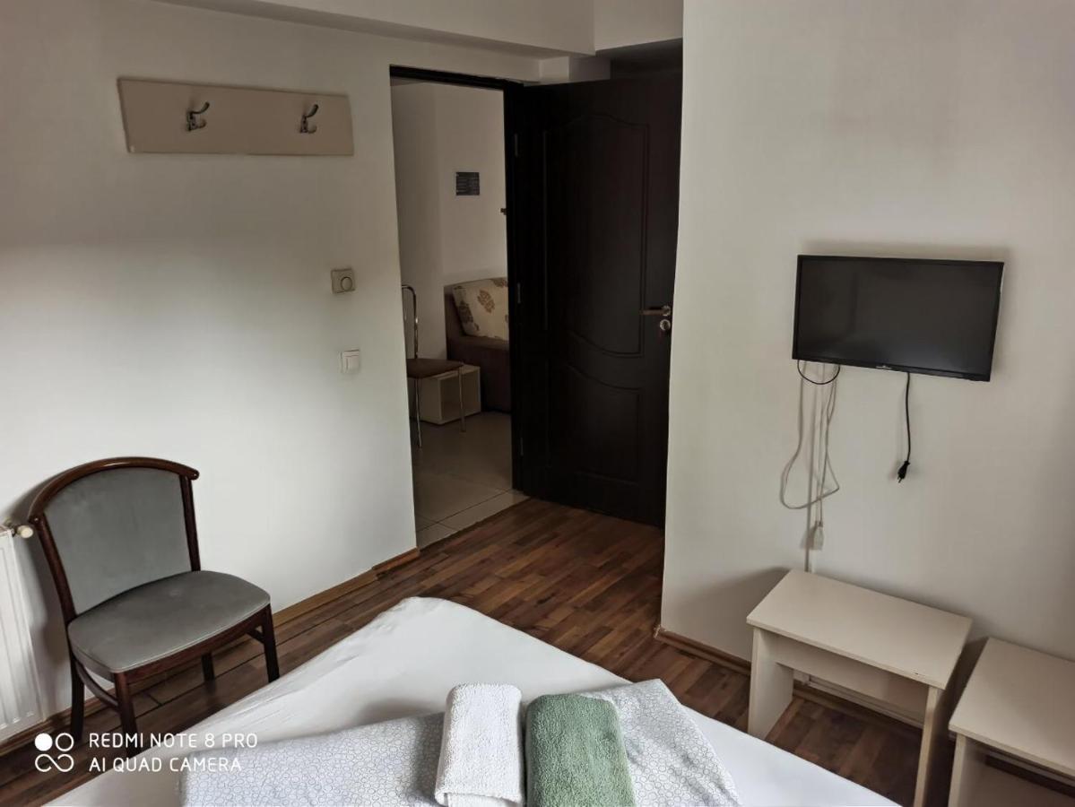 Quik Hotel Brasov Luaran gambar