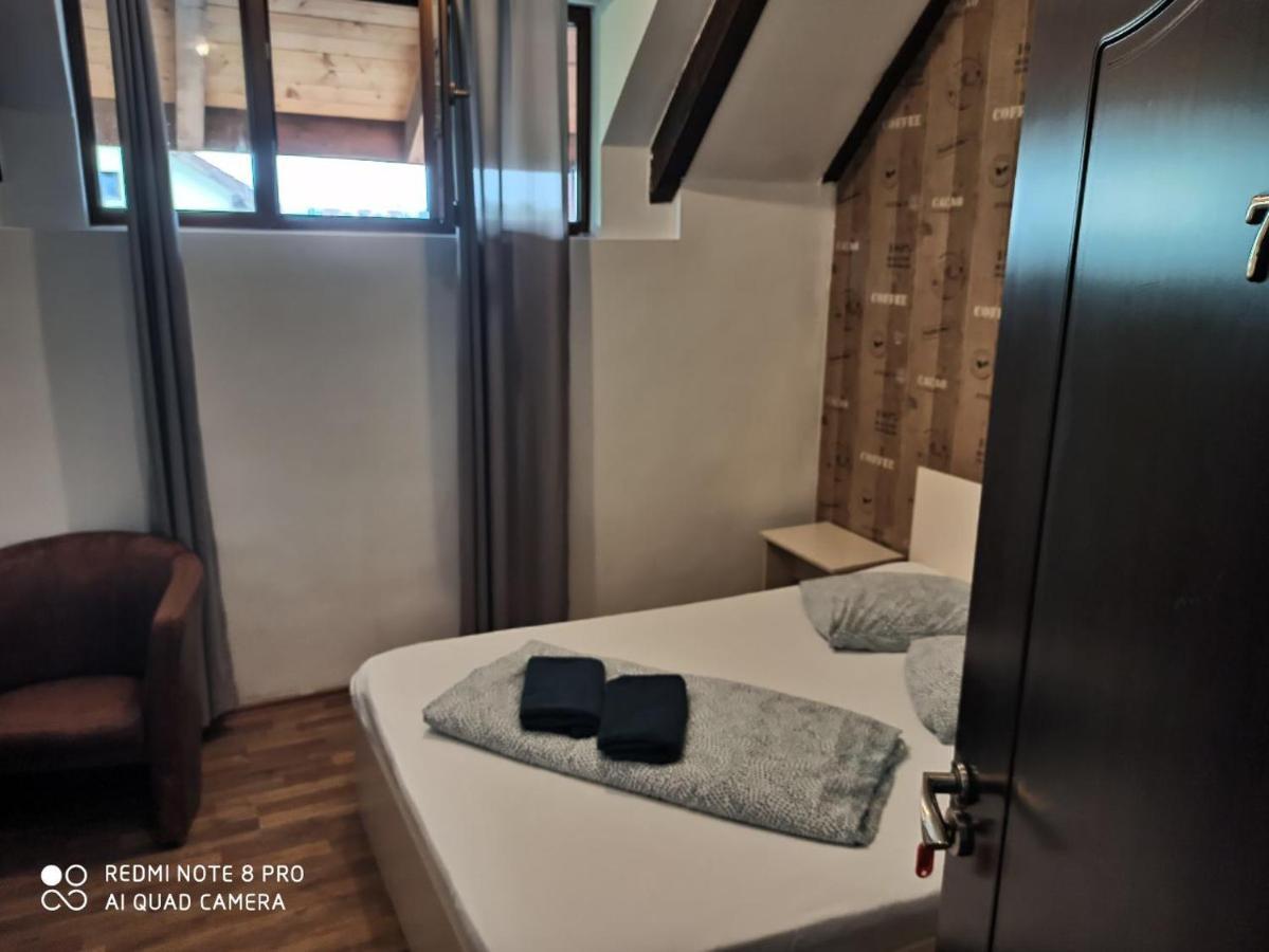 Quik Hotel Brasov Luaran gambar