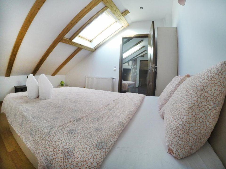 Quik Hotel Brasov Luaran gambar